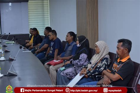 Temuduga gerai mpsp Evaluasi yang dikemas dalam bentuk Temu Mitra Supplyer Gerai UMKM Binaan, Periode I Oktober 2022 – Januari 2023, Memperkuat Jejaring, Memperluas Pasar digelar Ruang Grafika UC Hotel, Lantai 2, Kampus UGM, Kamis (26/1)