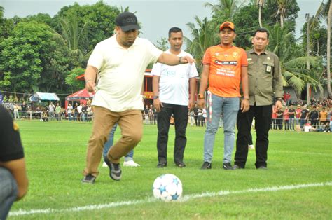 Tendang sepak tts  Itulah jawaban dari pertanyaan TTS yang menyebutkan ‘Klub Sepak Bola yang Laper Banget’