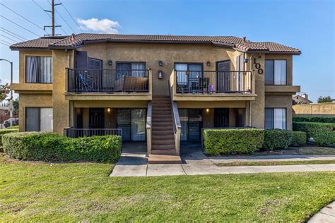 Tesoro apartments redlands, ca 92374  Dog & Cat Friendly Fitness Center Pool Dishwasher Refrigerator Kitchen In Unit Washer & Dryer Clubhouse