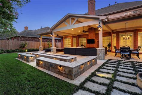 Texas backyard living  Pergola | Pavilions | Outdoor Kitchens | Fireplaces | Fire Pits | Spas