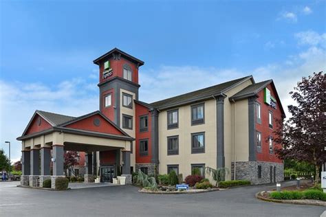 The inn at salmon creek Salmon Creek Inn houses simply furnished rooms feature carpeted floors and work desks