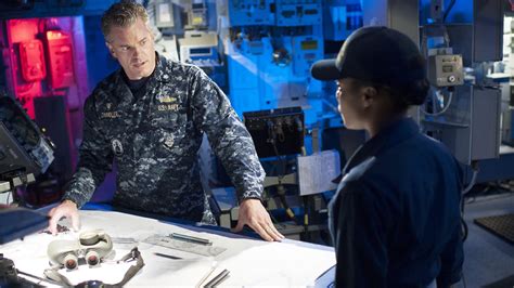 The last ship rede canais The Last Ship: Phase Six - Captain Tom Chandler and the crew of the USS Nathan James set out for the Arctic with two civilian virologists, Dr