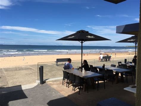 Thirroul beach cafe  Free Wifi