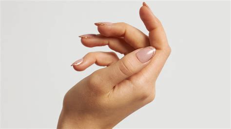 Tiktok methode doonails  The nail hack first went viral over the summer when TikTok users like @yesyyada and @yodeebs shared how to make their press-on nails last longer using gel curing, a technique that’s used for Gel-X manis