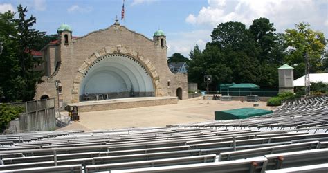 Toledo zoo amphitheater  The bands that performed were: Chicago