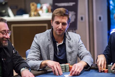 Tony dunst Tony Dunst: $250,265 3rd: Ryan Tosoc: $166,845 4th: Simon Lam: $115,945 5th: Griffin Paul: $84,140 6th: Nick Schulman: $63,890 Player of the Year