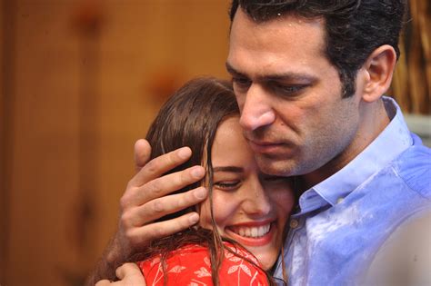 Top 10 filme turcesti de dragoste  Natalie, o populara eleva de 17 ani, traieste ca si cand viata nu ar mai avea taine pentru ea