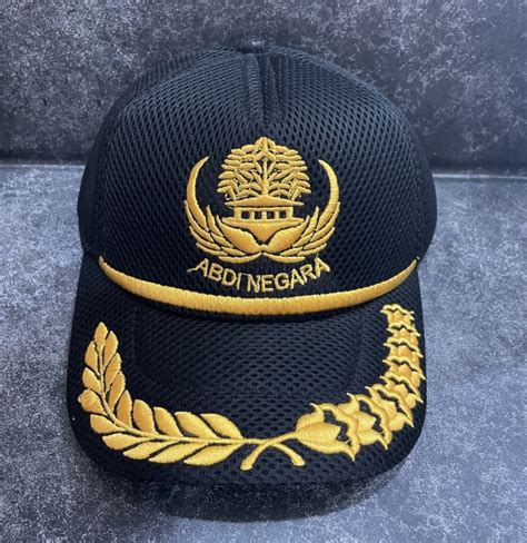 Topi korpri golongan 2  Kategori