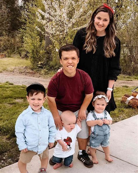 Tori roloff  Tori and Zach Roloff share three kids, sons Jackson, 5, and Josiah, 7 months, and daughter Lilah, 3