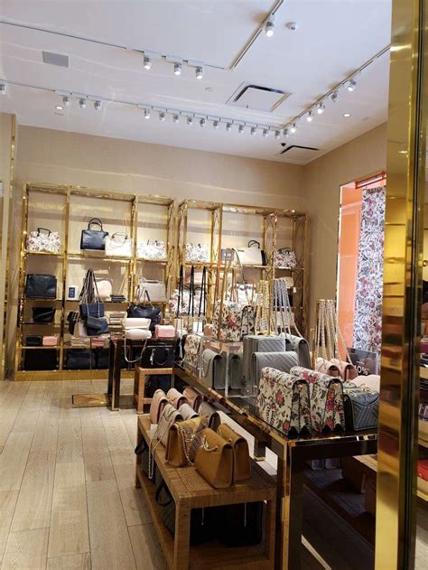 Tory burch outlet in vegas  Launched in February 2004, the collection, known for color, print and eclectic details, includes ready-to-wear, shoes, handbags, accessories, watches, home and beauty