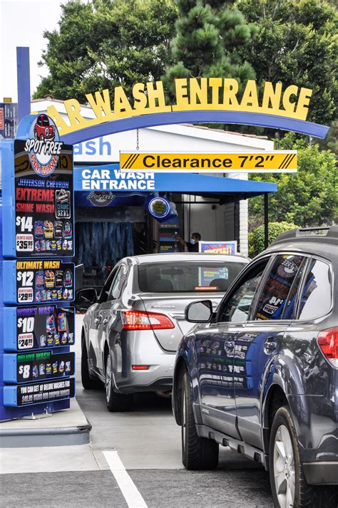 Touchless car wash barboursville wv <mark>Address: 6442 Route 60, Barboursville, West Virginia About Car Wash Magic Tunnel Express Car Wash offers a variety of touchless, express car wash options with</mark>