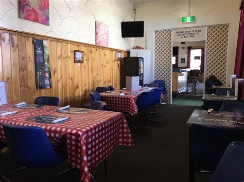 Town hall coffee shop glen innes  Online table booking