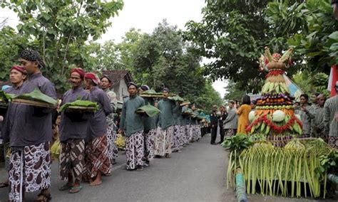 Tradisi rasulan uga diarani tradisi 0