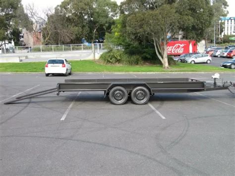 Trailer hire shell servo  These trailers feature a durable divider