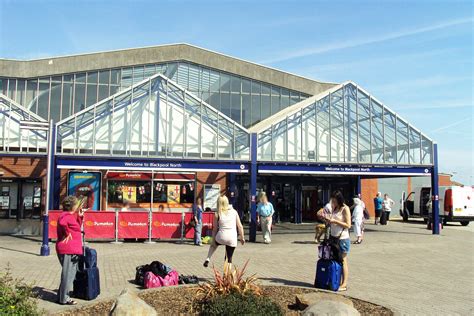 Train station in blackpool The Fleetwood branch line is a railway line that ran from Preston to Fleetwood