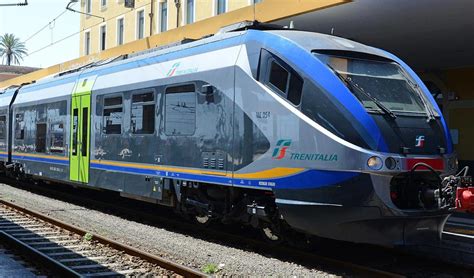 Treno regionale fl1  Ci sono normalmente 64 treni al giorno e il treno più veloce da Roma Tiburtina a Fiera di Roma impiega 37min