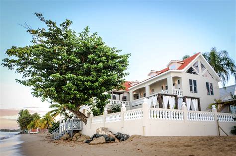 Tres sirenas beach inn  Tres Sirenas is a beautiful oceanfront boutique Bed & Breakfast located directly on the beach in Rincon, Puerto Rico