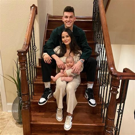Tyler herro girlfriend  During his senior year, he was named to the First Team All-State after averaging 32
