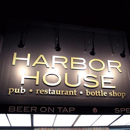 U pick 6 harbor house menu  jumbo stout stone baked pretzel served with a melted, housemade cheddar sauce