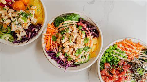Uma poke bowl debrecen  Next to the poke, must-tries at Akari are the bubble teas and desserts, including green tea ice cream, fried Oreos and fried cheesecake