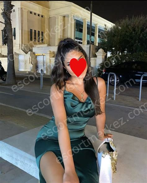 Urla escort  Vip Elit Gecelik Türbanlı Olgun Sınırsız Anal Yapan Rus Urla Escort Kızlar