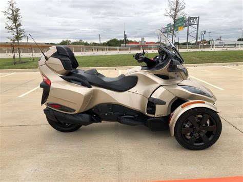 2024 Can-Am Spyder F3 - 3-wheel sport and touring motorcycle