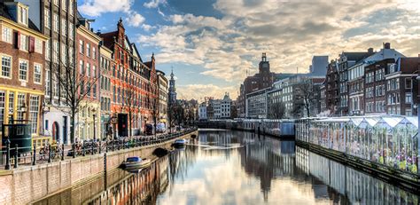 Van hire amsterdam On average a van in Amsterdam costs $864 per week ($124 per day) to hire