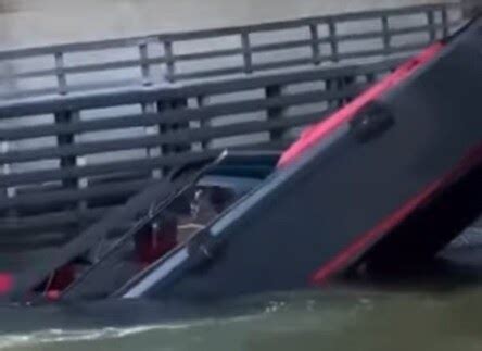 Vanquish boat sinks in miami  US $10,209/mo