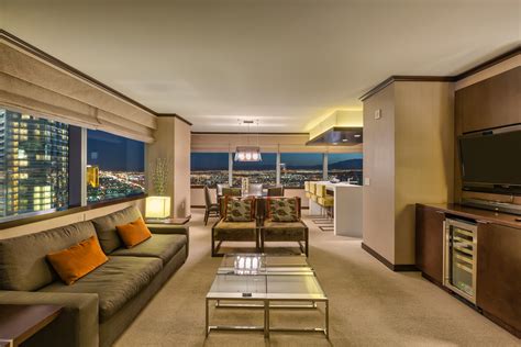 Vdara las vegas panoramic suite  It's a modern, sumptuous hotel with impressive