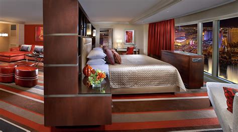 Vegas suites for 8 0/10
