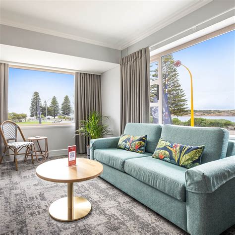 Victor harbor accommodation  Here, you are within walking distance of the main street with the beach only metres from your room
