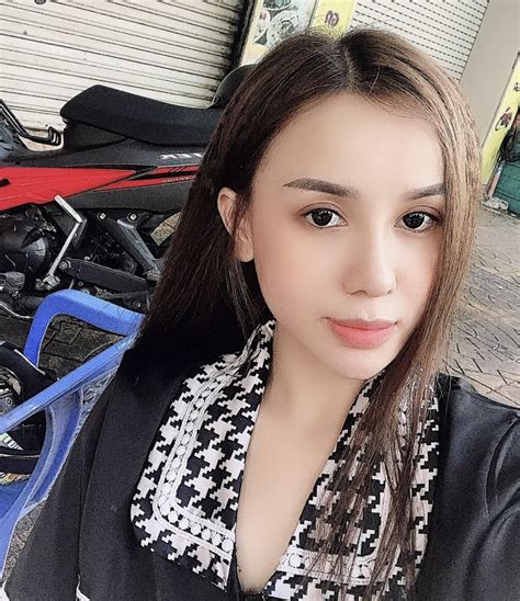 Vietnam student escort girls  Given the exotic beauty of local Vietnamese girls , chances are most men traveling by themselves or with their friends will hope to find a hotel that accepts girls as guests too