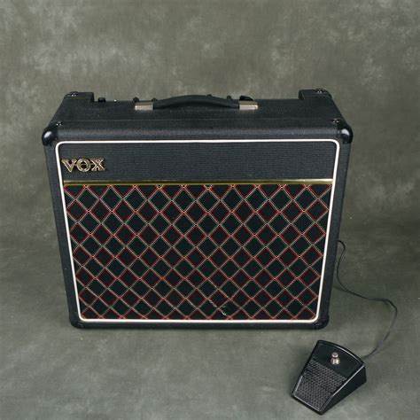 Vox escort 30  Before this, I was thinking of getting a Fender Rumble 150 for $350