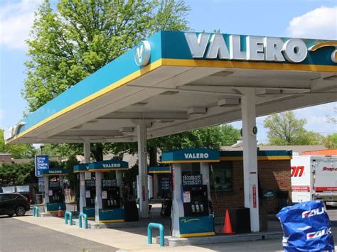 Wagin cajun valero gas station Valero in Broomfield, CO