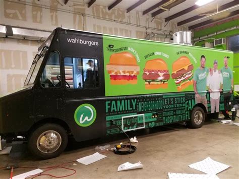 Wahlburgers food truck m