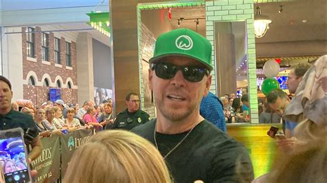 Wahlburgers foxwoods  5 days ago