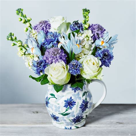Waitrose flowers  With fresh new looks each season featuring the best blooms available, our flowers are beautifully presented and ready to impress