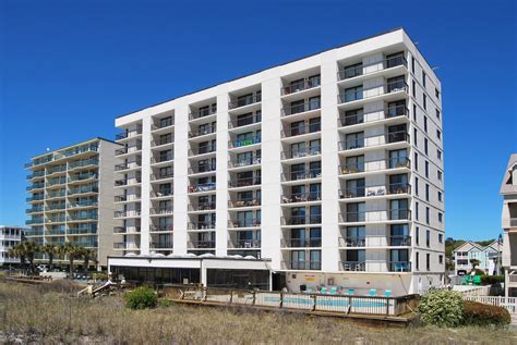 Waterpointe 2 north myrtle beach  occupancy: 8 2 king beds, 1 twin lower bunk bed, 1 twin upper bunk bed 3 bedrooms 2 bathrooms Sleeps 6 comfortably No pets