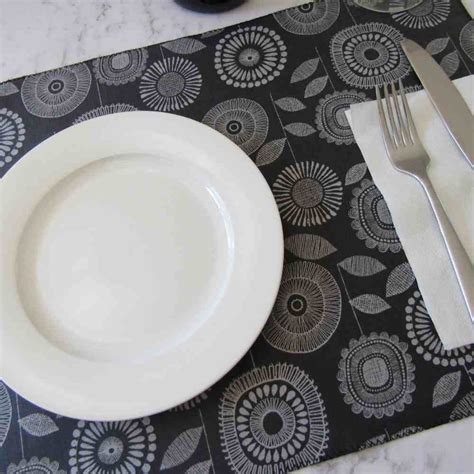 17 x 14'' 4 Pack Leather Placemats Non-Slip Washable Dining Table