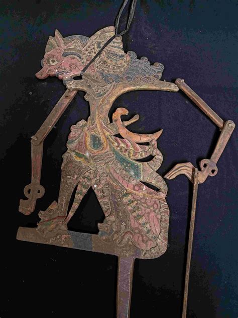 Wayang kulit uga diarani wayang Ukara lamba diarani uga ukara tunggal, yaiku ukara kang gagasane mung siji kang dumadi saka Jejer (J) lan Wasesa (W) Tuladhane ukara lamba :