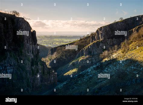 Weather in cheddar gorge 14 days  Contrary to what the name might suggest, Cheddar Gorge is made of limestone and not cheese! Once you get over this disappointment, you’ll discover that a trip to the UK’s largest gorge has so much to offer