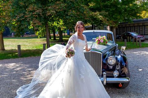 Wedding cars sunshine coast  Award-winning wedding photography and cinematography company, Dreamlife Photos & Video, produce artistic photos and films, expertly retelling each couple’s romantic wedding visually