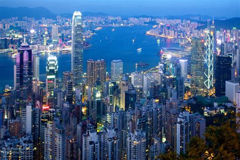 Welcom to hongkong  Attracted by tales of wealth and better education for their children, thousands of Chinese from the Mainland are flocking to the glittering island seen as a land of opportunity: Hong Kong
