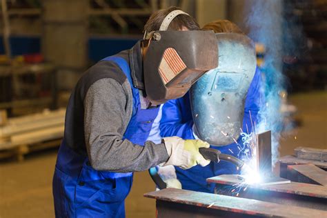 Welding trade programs in haddonfield  It’s a little bit lower than a median salary throughout the country which is $39 390 per year ($18