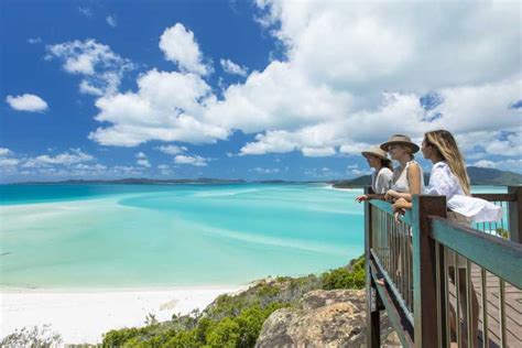 Whitehaven beach and great barrier reef tour 00