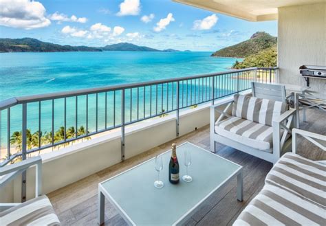 Whitsundays hamilton island apartments  Apartments span over 84 square metres with a separate bedroom, dual access bathroom, fully-equipped kitchen, spacious living area and balcony