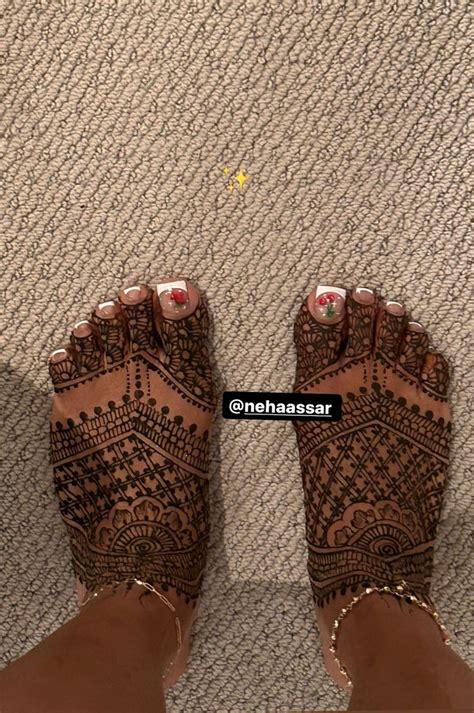 Wikifeet sza A barefoot photo of Elon Musk was immediately uploaded to wikiFeet, where the billionaire CEO has only a 2