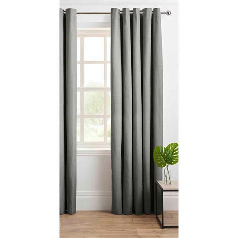 Wilko curtain  Wilko Diamond Chrome Curtain Pole 170-300cm