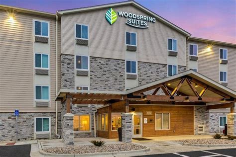 Woodspring gurnee  Enter dates to see prices