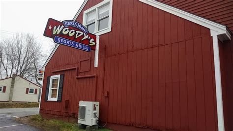 Woodys waterboro  If your staying near waterboro and want a burger and a beer Woodys is the pla